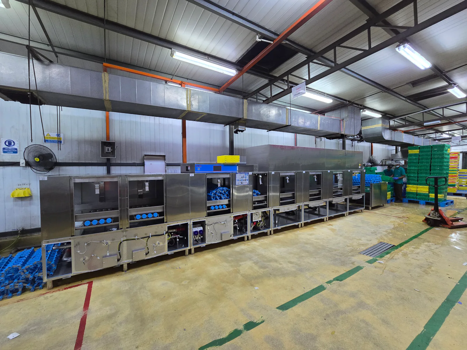 Commercial dishwashers support food hygiene.